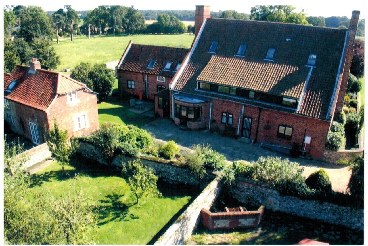 Dairy Cottage Cockley Cley エクステリア 写真